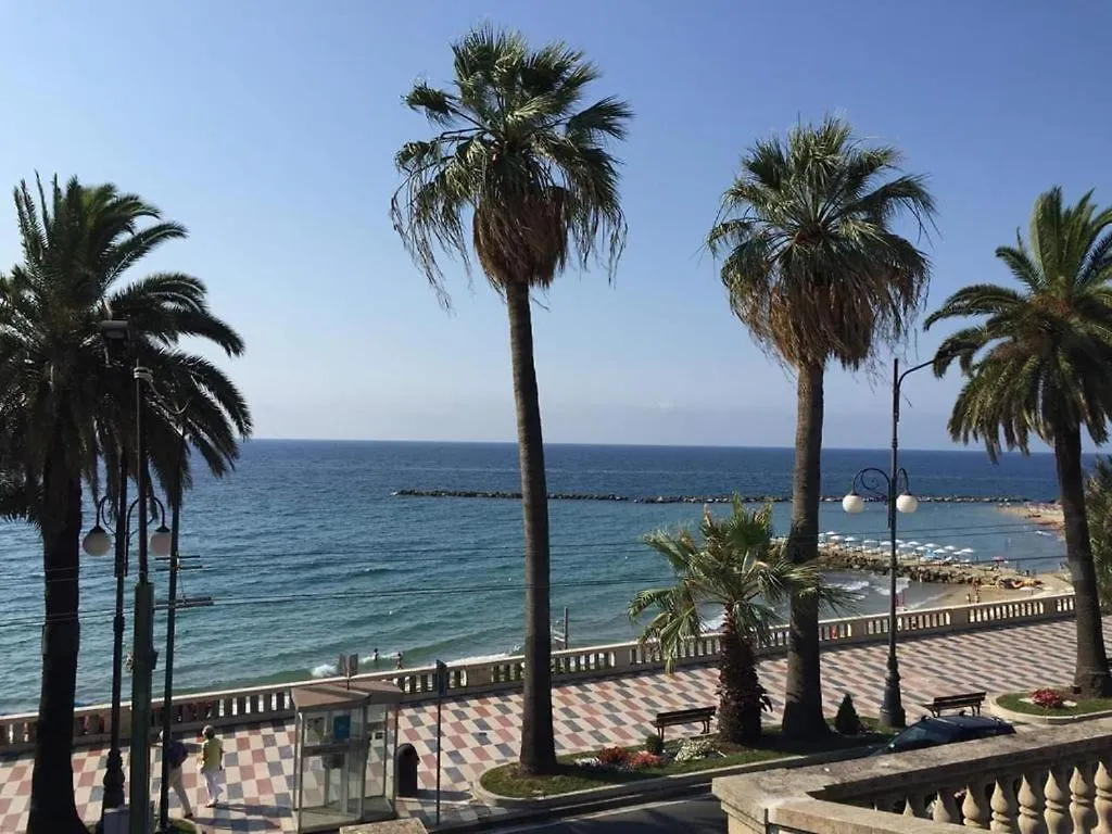 Petit Avec Classe Sanremo Italy