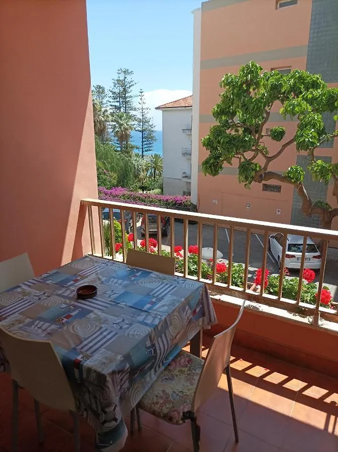 Apartment Petit Avec Classe Sanremo Italy